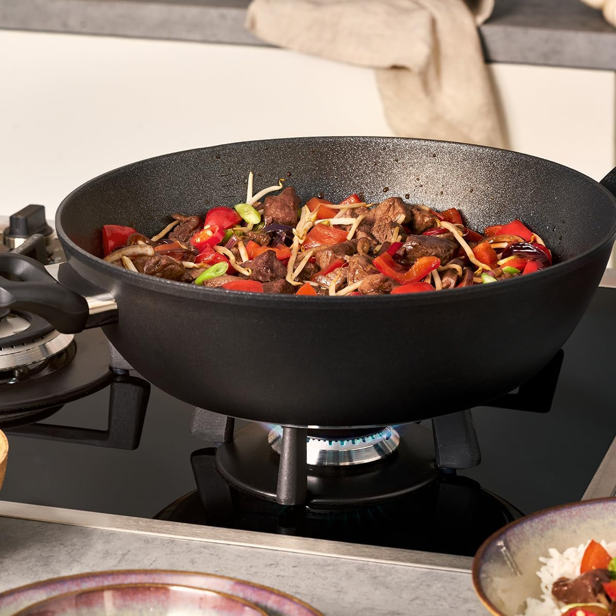 adamant-non-stick-wok-pan-12-6-premium-german-quality-for-all-cooktops-non-stick-silicon-carbide-surface-dishwasher-safe-made-in-germany