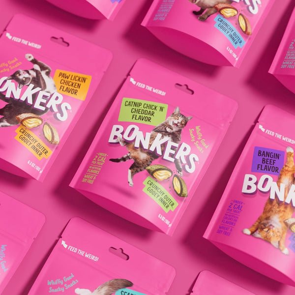 Bonkers Bites Paw Lickin Grain-Free Chicken Crunchy Cat Treats, 30 Oz Tub3