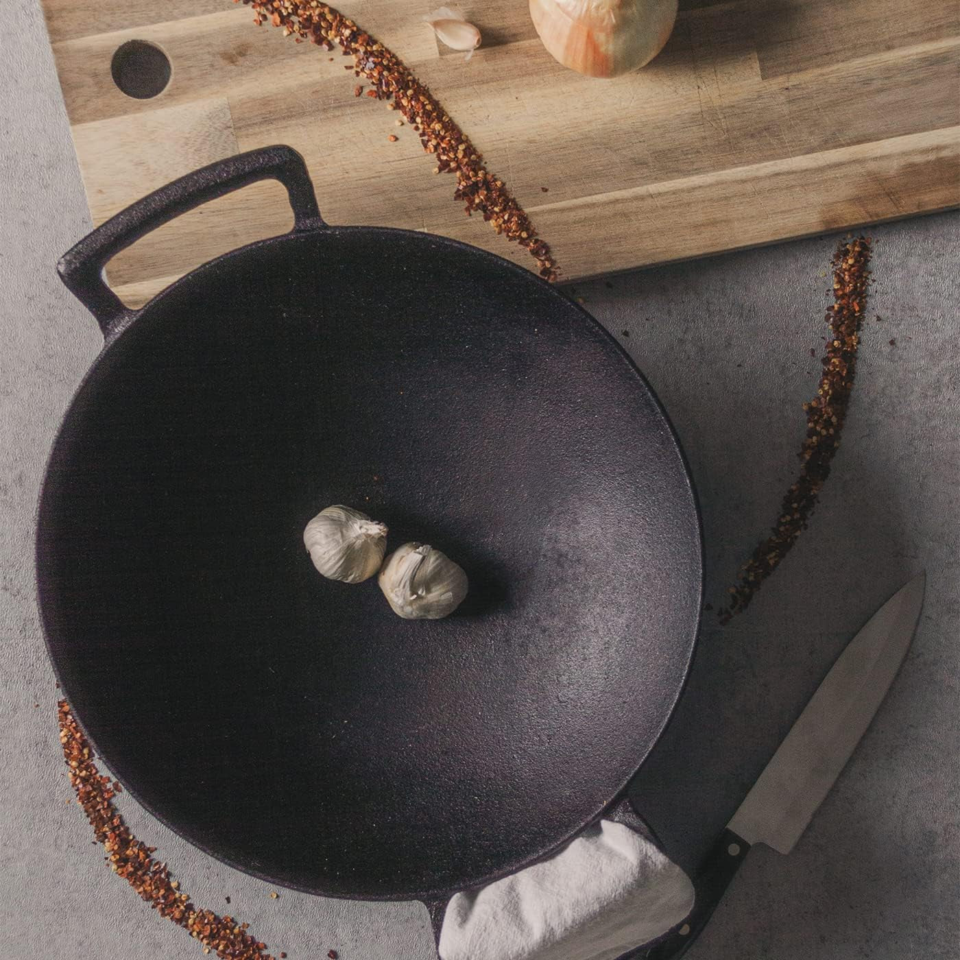 14-inch-cast-iron-wok-with-flat-base-and-handles