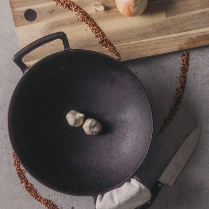 14 Inch Cast Iron Wok with Flat Base and Handles4