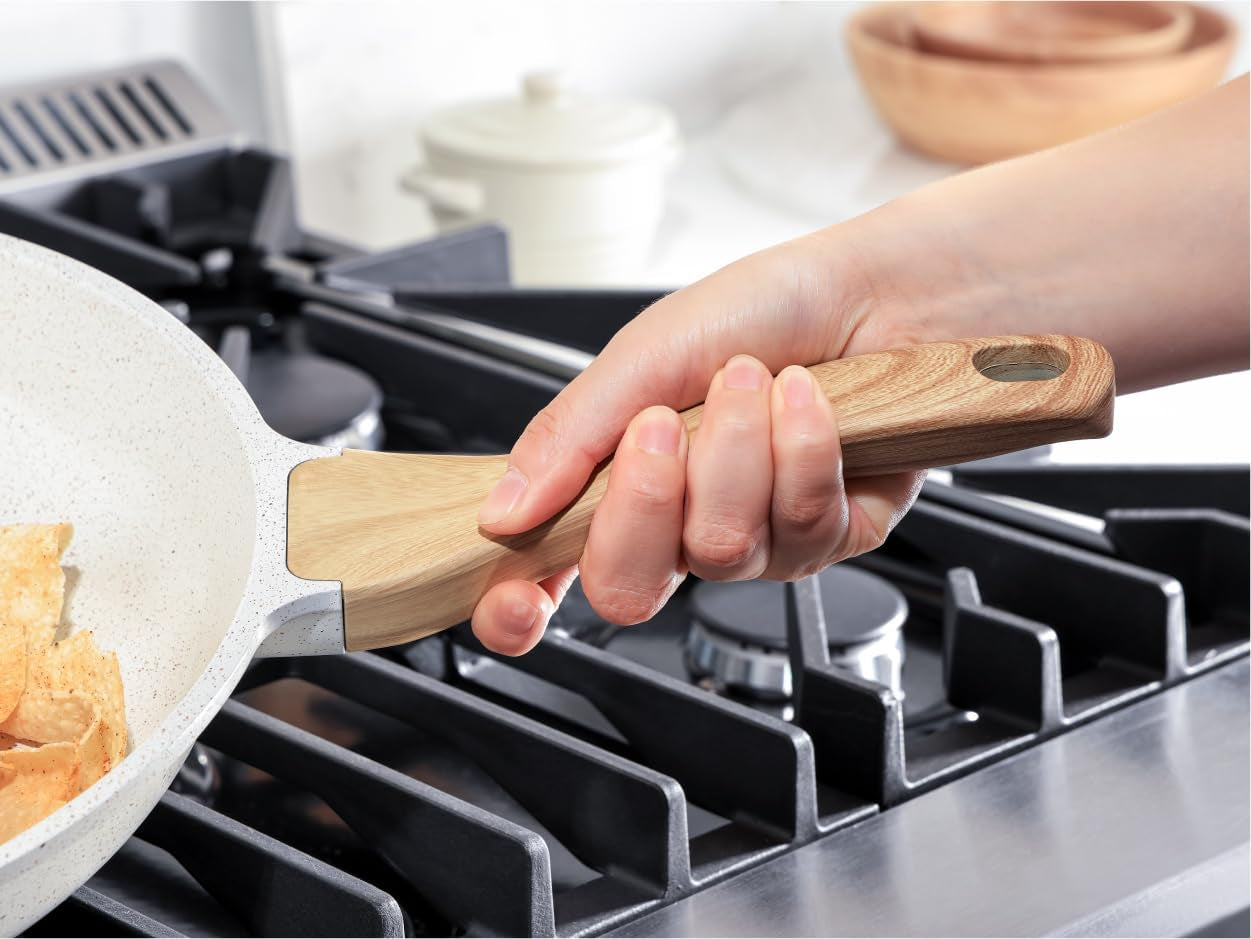 nonstick-ceramic-frying-pan-skillet-9-5-inch-omelet-pan-healthy-non-toxic-chef-pan-induction-compatible-egg-pan-with-heat-resistant-handle-pfas-free
