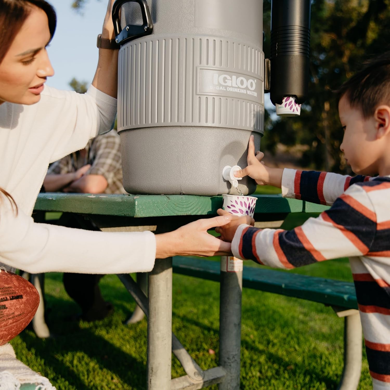sports-cooler-insulated-beverage-dispenser-with-spout-portable-handwashing-station