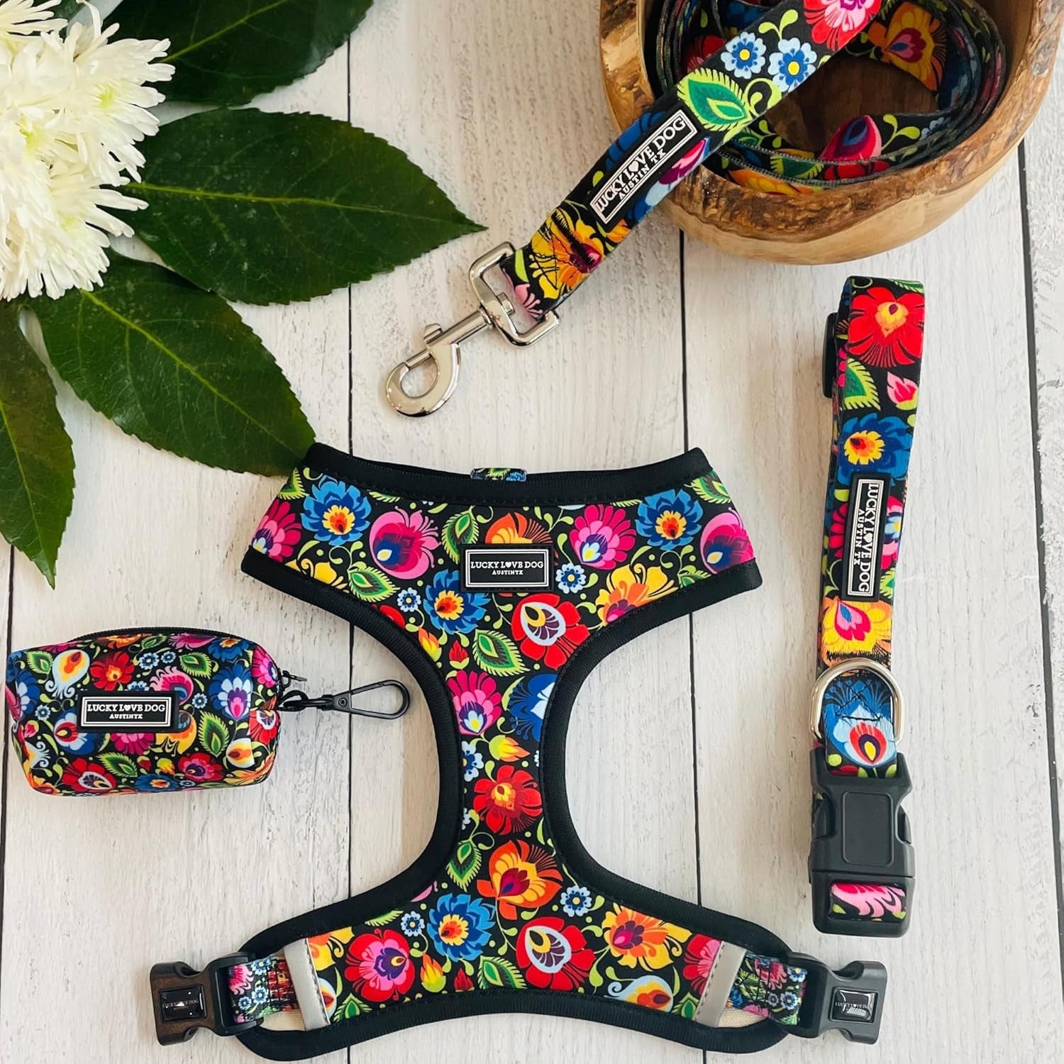 lucky-love-dog-leash-beautiful-vivid-patterns-durable-long-lasting-blackbird-large