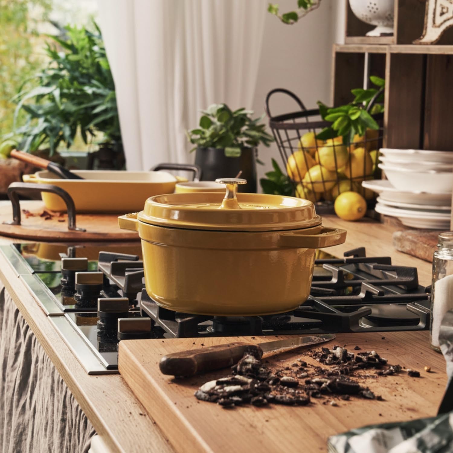 staub-enamelled-cast-iron-casserole-dish-with-lid-suitable-for-all-heat-sources-including-induction-4-people-round-24-cm-3-70-l-4-7-kg-lemon