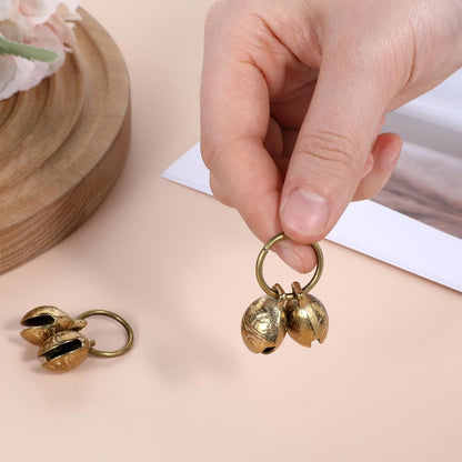 Styquenzer Copper Bell for Dog Collar, 4 PCS Brass Dog Bells Extra Loud Collar Bell for Pet Tracking anti Lost Training Pets Pendant Accessories anti Theft Bells for Little Dogs & Cats4