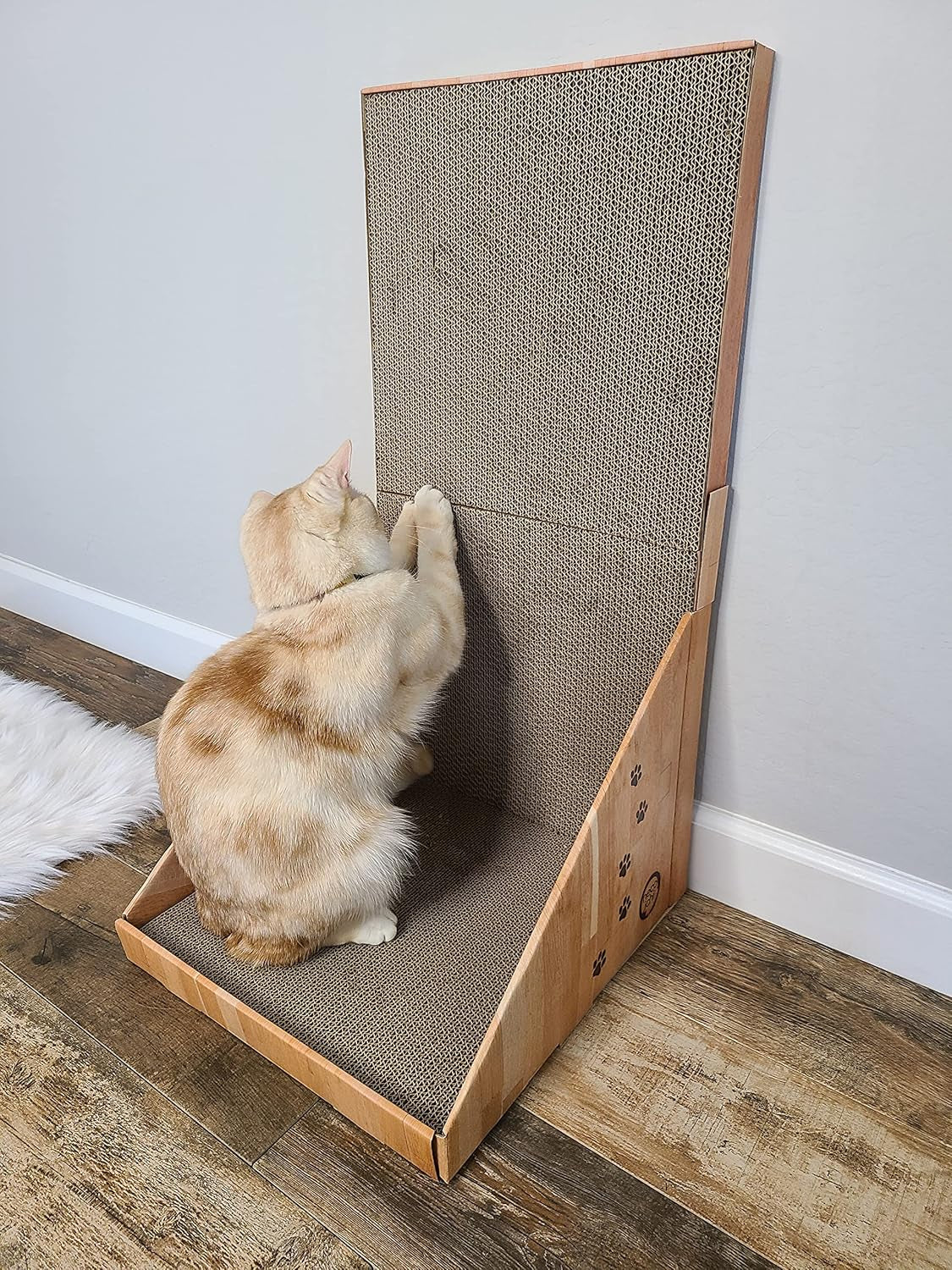 necoichi-stretch-scratch-wall-cat-scratcher