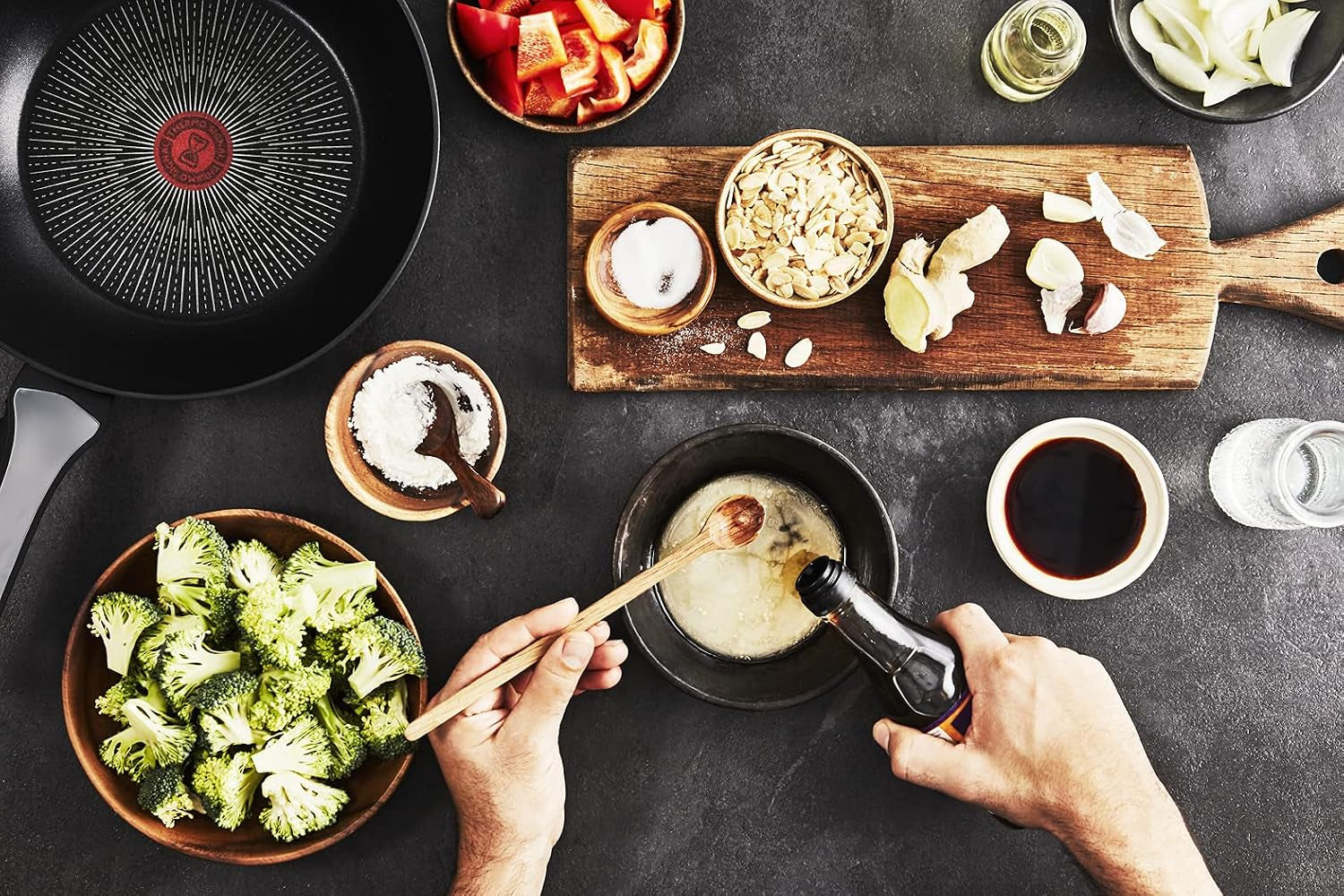 tefal-unlimited-on-premium-cookware-28-cm-wok-pan-uks-longest-lasting-non-stick-frying-pan-heat-indicator-induction-hob-compatible-dishwasher-safe-aluminium-black-g25919az