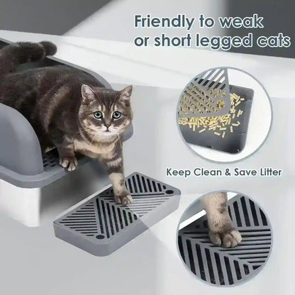 Cat using litter box with step, designed for short-legged cats, keeps clean and saves litter4