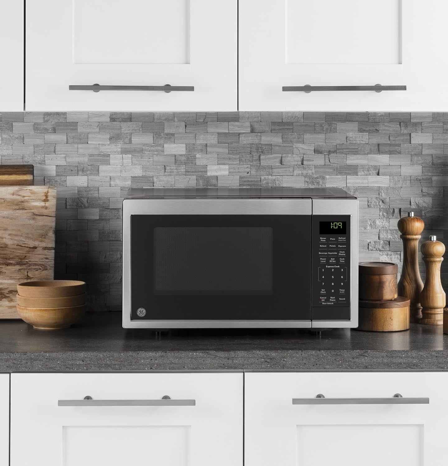 ge-countertop-microwave-oven-compact-0-9-cubic-ft-900-watt-capacity-7-auto-cooking-settings-child-lock-technology-kitchen-essentials-for-the-countertop-dorm-room-or-apartment-stainless-steel-7-convenience-cook-settings-one-touch-controls-child-lock-technology-glass-turntable-for-kitchen-dorm-office-apartment