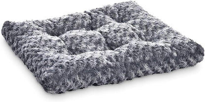 Amazon Basics Washable Cat and Dog Bed and Crate Pad, Indoor, Easy to Clean, 23" X 18" X 2.5", Gray8