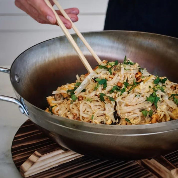 13” Carbon Steel Wok – Flat Bottom Stir Fry Pan with Dual Steel Handles – Includes Convertible Wood Trivet Lid – Pre-Seasoned, Induction & Gas Compatible – Professional Grade Cookware4