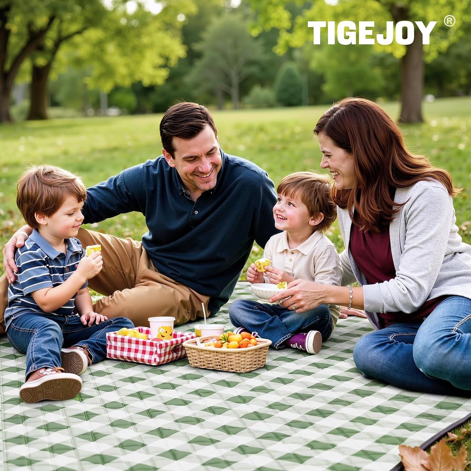 extra-large-picnic-blanket-waterproof-beach-blanket-80x80-outdoor-picnic-mat-sandproof-for-park-beach-grass-travel-hiking-camping-essentials-gingham-picnic-blanket-foldable