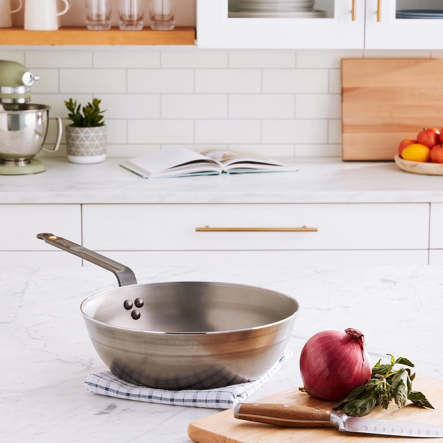mineral-b-carbon-steel-country-fry-pan-11-diameter-7-7-cooking-surface-ideal-for-sauteing-simmering-deep-frying-stir-frying-naturally-non-stick-finish-made-in-france