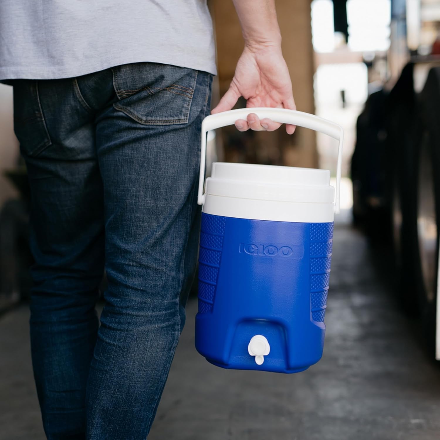 2-gallon-portable-sports-cooler-water-beverage-dispenser-insulated-cooler-dispenser-majestic-blue
