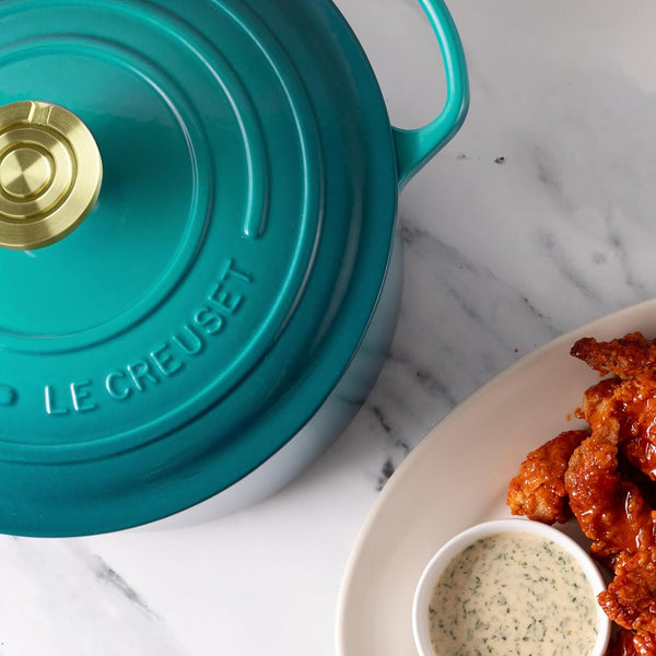 Le Creuset Signature 6.5-Quart Deep round Dutch Oven with Light Gold Crucible Knob - Enameled Cast Iron (Bleu Riviera)4