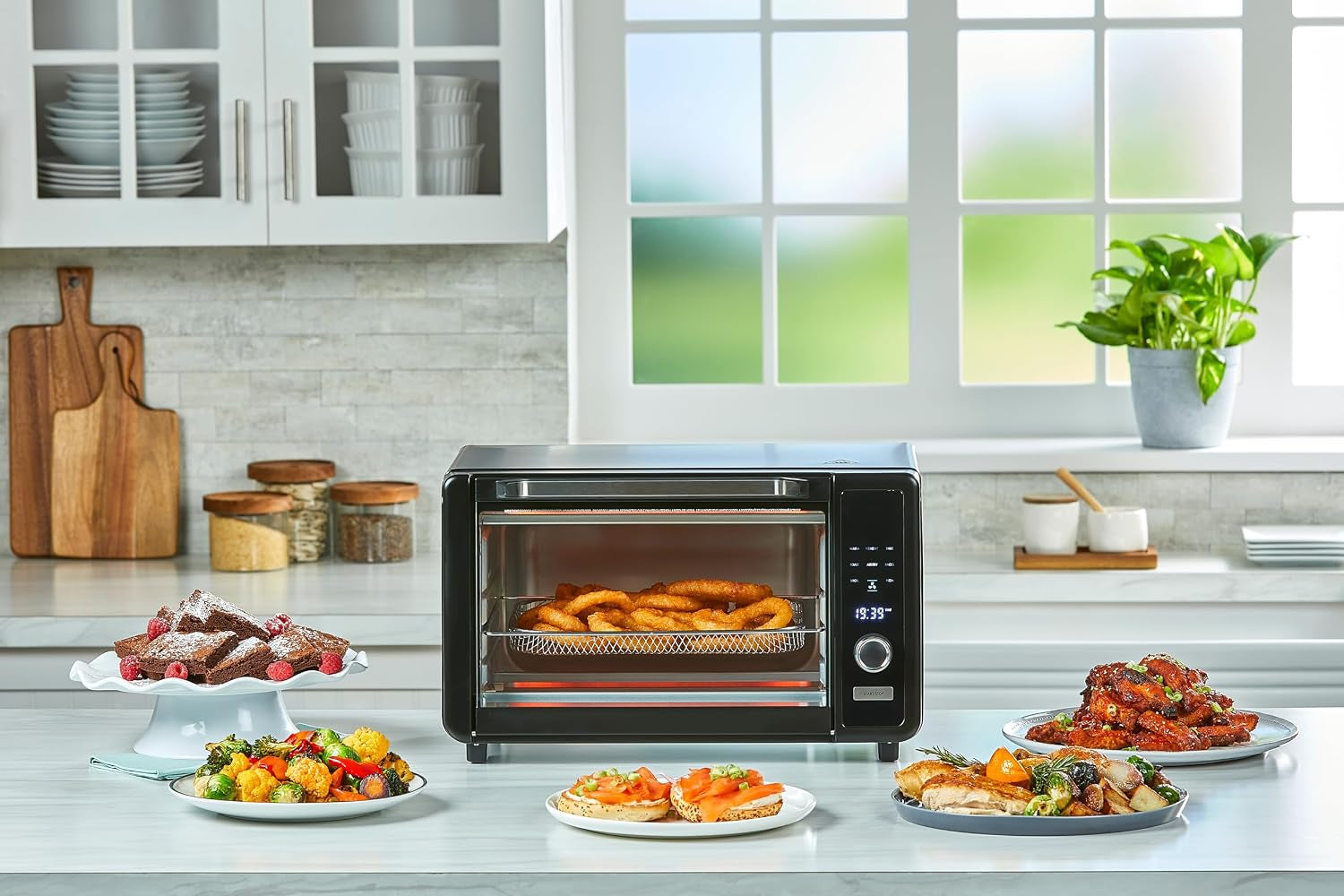 black-decker-crisp-n-bake™-6-slice-digital-air-fry-toaster-oven-digital-air-fry-oven-with-8-cooking-functions-touch-controls-and-room-for-a-12-inch-pizza