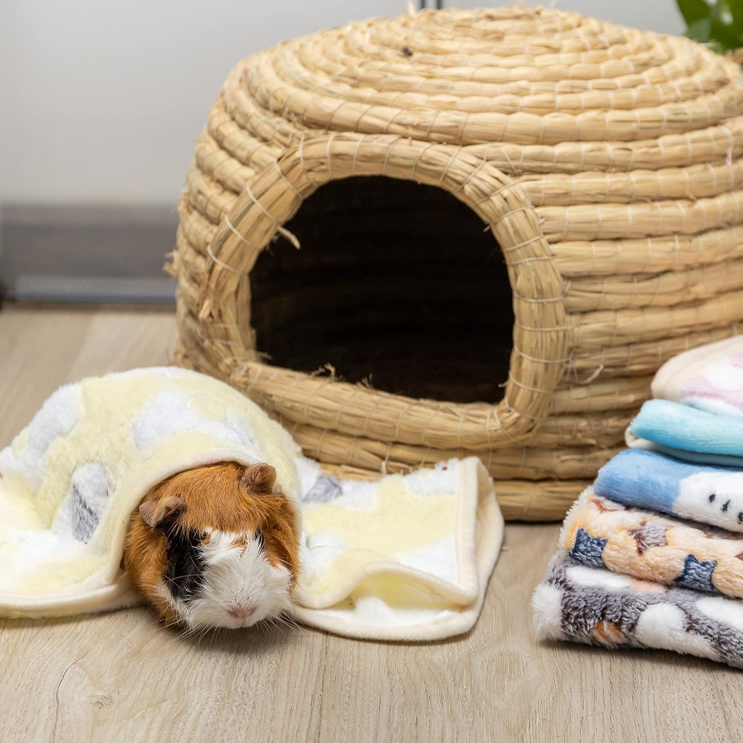 cusozwo-guinea-pig-bedding-mat-6-pack-soft-fleece-small-pet-blankets-washable-small-animal-cage-liners-sleep-mat-accessories-for-rat-rabbit-hamster-hedgehog-13-7x13-7in