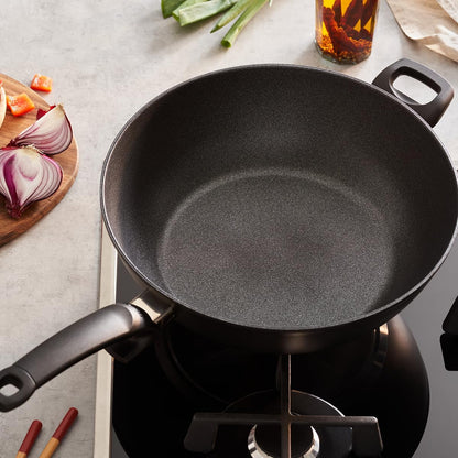 Adamant Non-Stick Wok Pan - 12.6" - Premium German Quality - for All Cooktops - Non-Stick Silicon Carbide Surface - Dishwasher Safe - Made in Germany2
