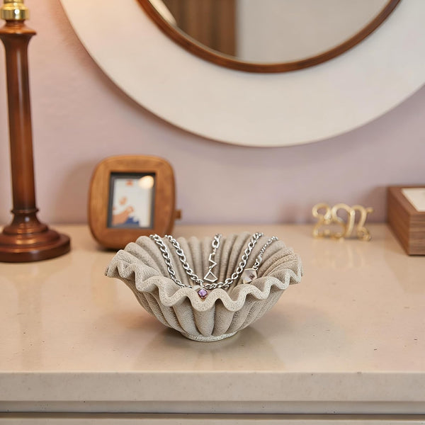 Small Decorative Bowl Decor, Scalloped Pedestal Bowls for Modern Home Decor,Ruffle Decor,Stylish Key Bowl for Entry Table,Decorative Fruit Bowl for Kitchen Counter,Artificial Stone Beige2