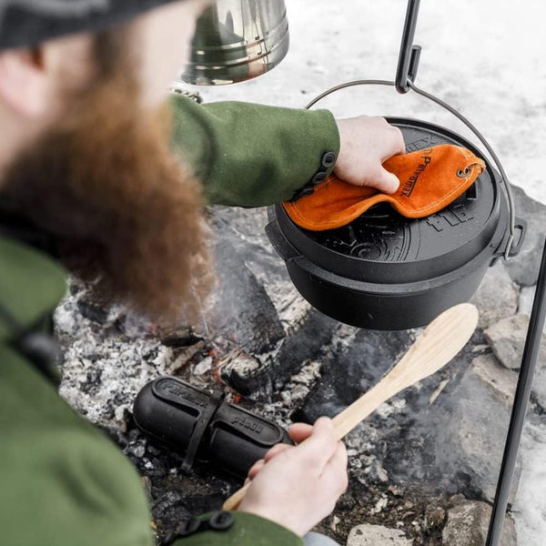 Cast Iron Dutch Oven for Cooking or Baking Outdoors over a Campfire or in the Home Kitchen, Pre-Seasoned Cookware Conducts Heat Evenly, Flat Base7