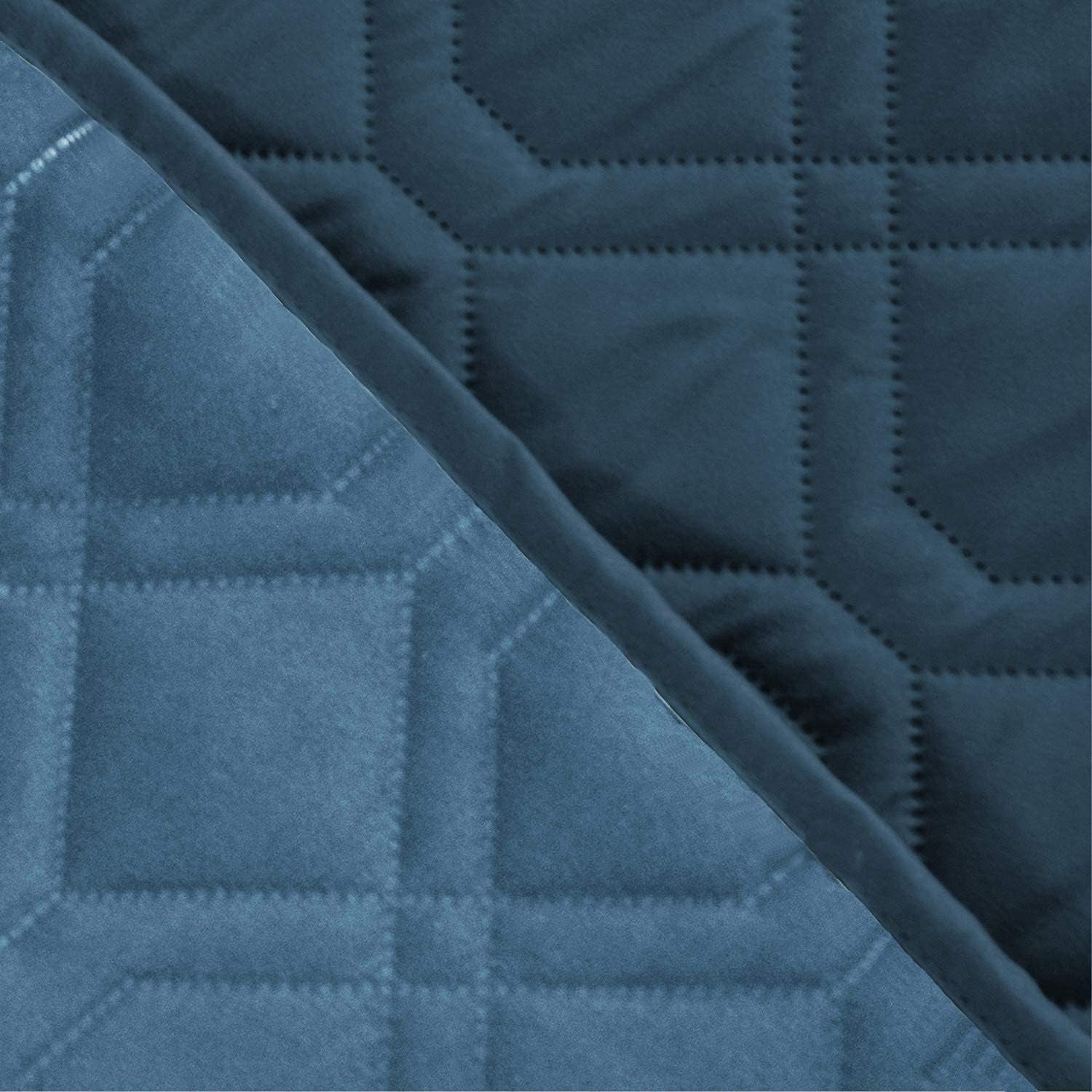 ameritex-waterproof-dog-bed-cover-pet-blanket-for-furniture-bed-couch-sofa-reversible-52-x-82-inches