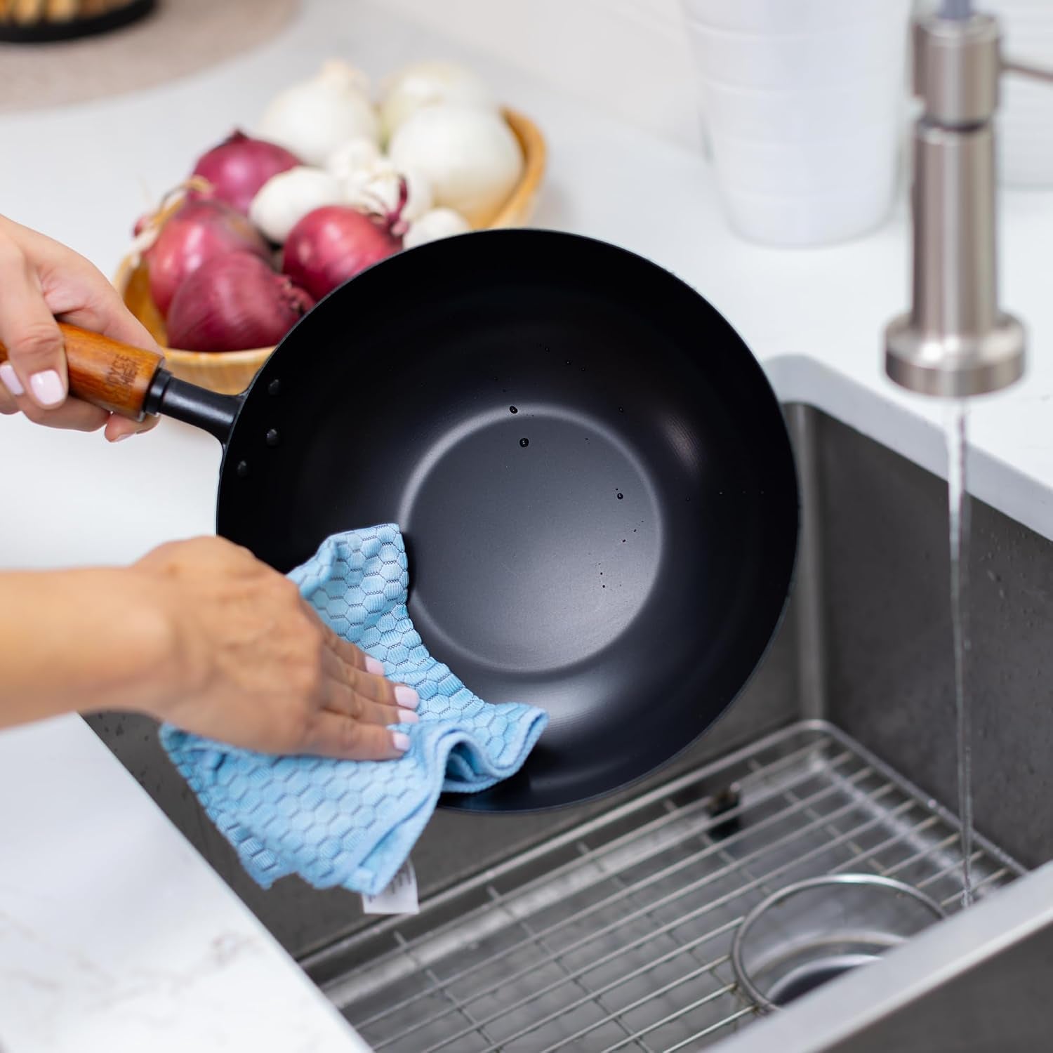 joyce-chen-classic-series-9-5-inch-ceramic-nonstick-carbon-steel-stir-fry-pan