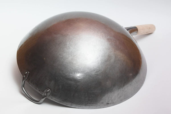 Big 16 Inch Heavy Hand Hammered Carbon Steel Pow Wok with Wooden and Steel Helper Handle (Round Bottom) / 731W1383