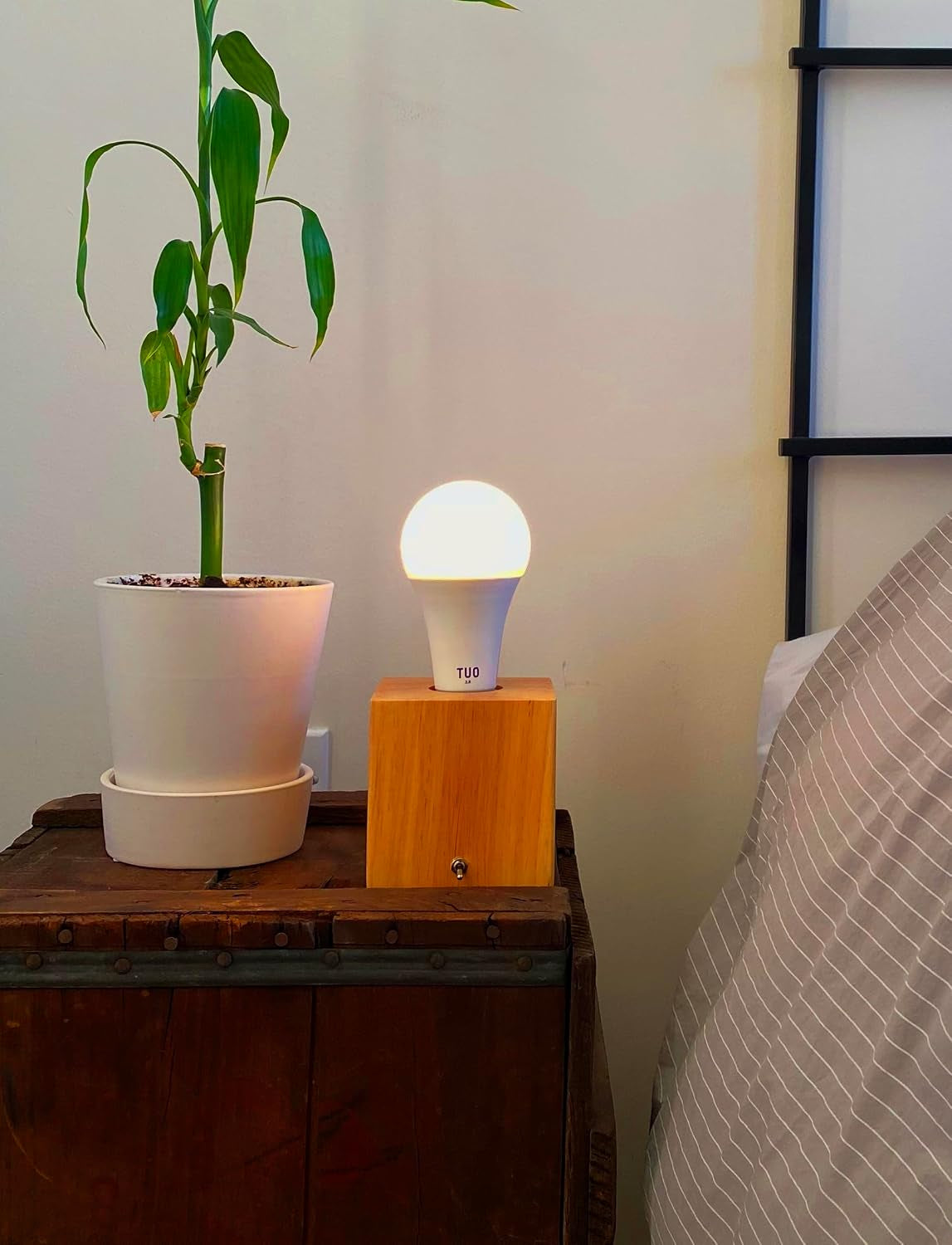 desk-table-bedside-lamp-modern-simple-solid-wood-e26-edison-base