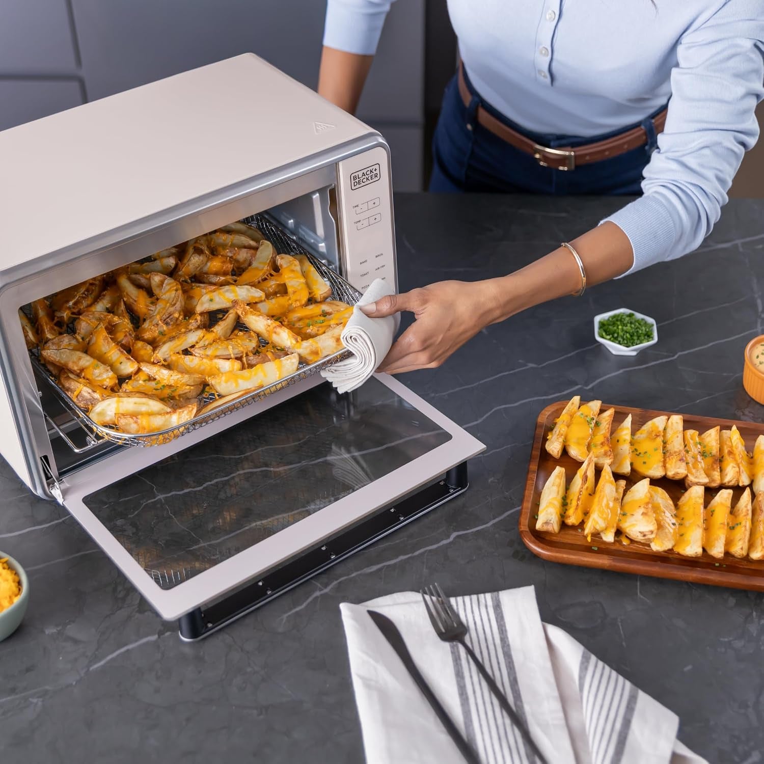 black-decker-crisp-n-bake-pro-6-slice-digital-air-fry-oven-10-cooking-functions-air-fry-fits-12-inch-pizza-digital-controls-and-ceramic-accessories-for-easy-cooking