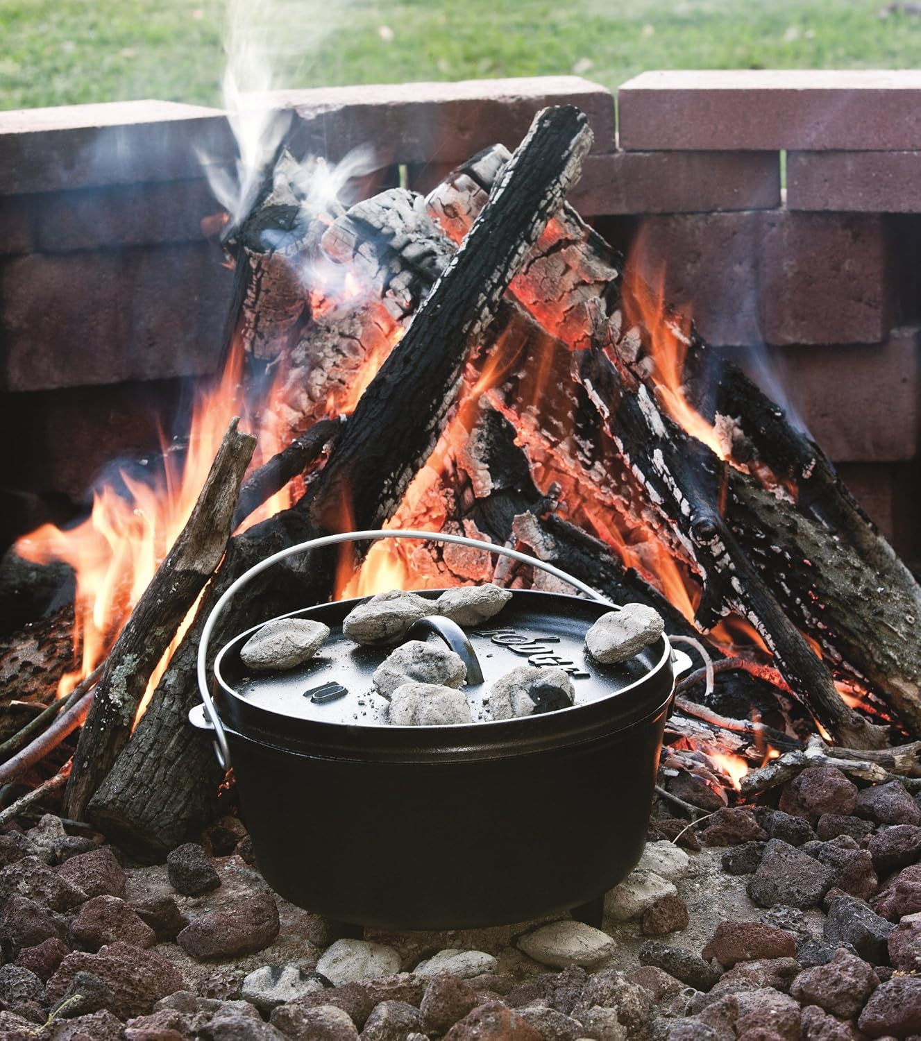 l10dco3-cast-iron-deep-camp-dutch-oven-pre-seasoned-5-quart-and-10-inch-camp-do-tote-bag-black