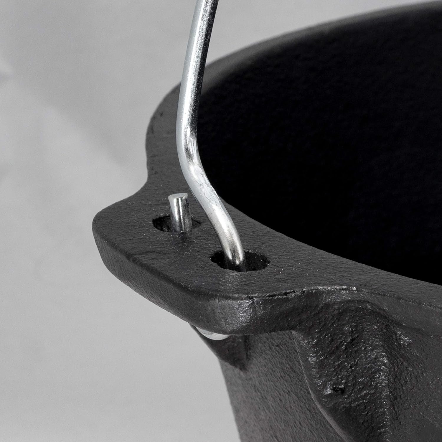 6-qt-dutch-oven-w-handle-and-leg-base
