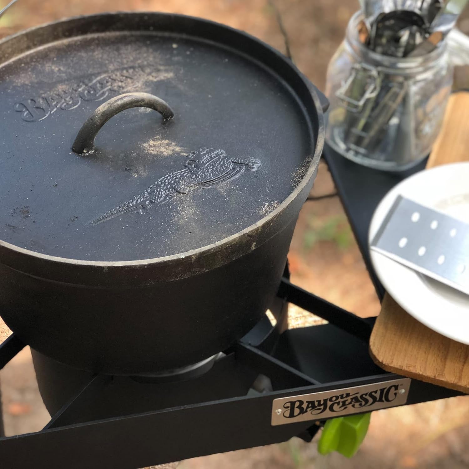 cast-iron-dutch-oven-w-fry-basket-features-flanged-camp-lid-perforated-aluminum-basket-stainless-coil-wire-handle-grip-20-qt-perfect-for-frying-fish-chicken-shrimp-more