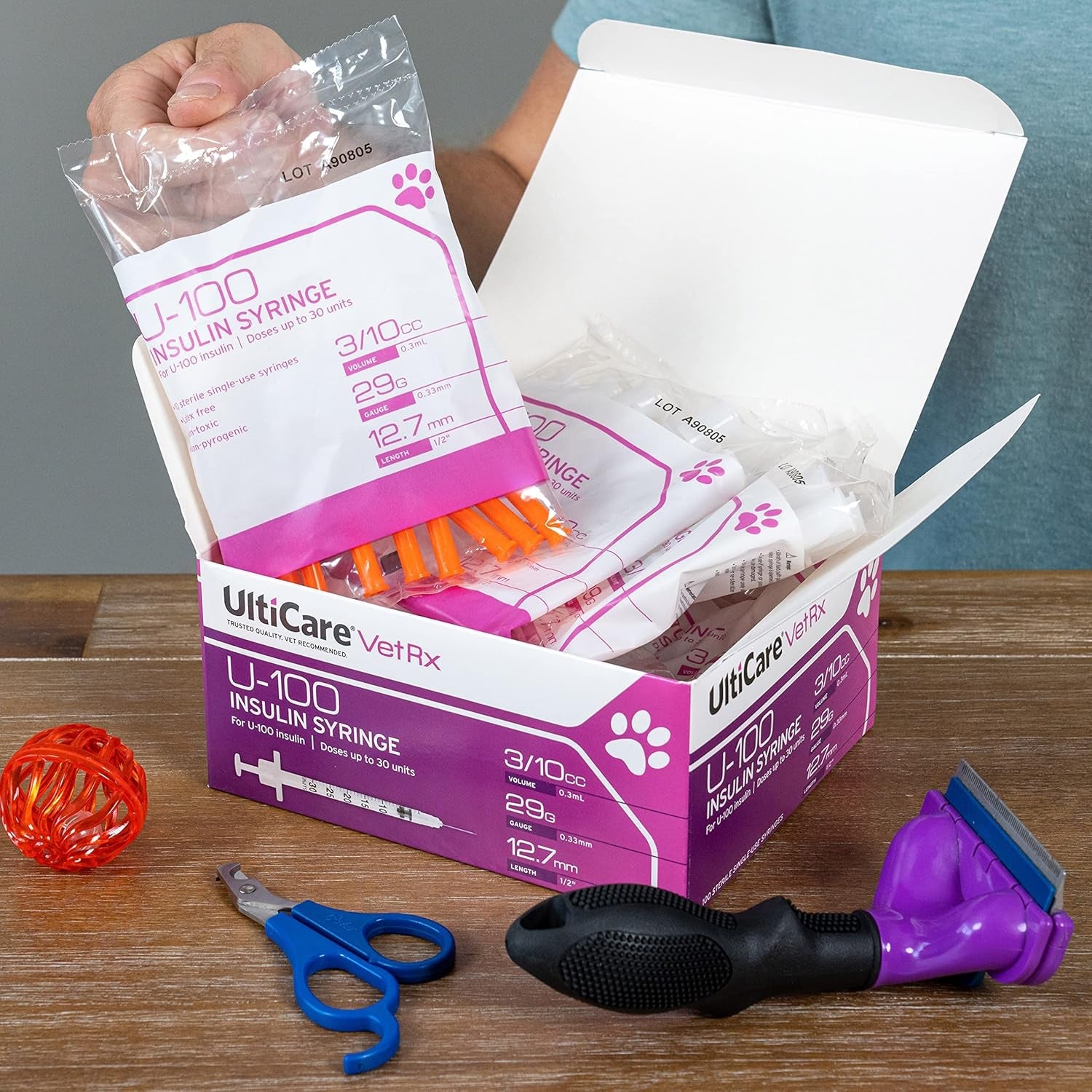 ulticare-vetrx-u-100-pet-insulin-syringes-comfortable-and-accurate-dosing-of-insulin-for-pets-compatible-with-any-u-100-strength-insulin-size-3-10cc-29g-x-1-2-100-ct-box