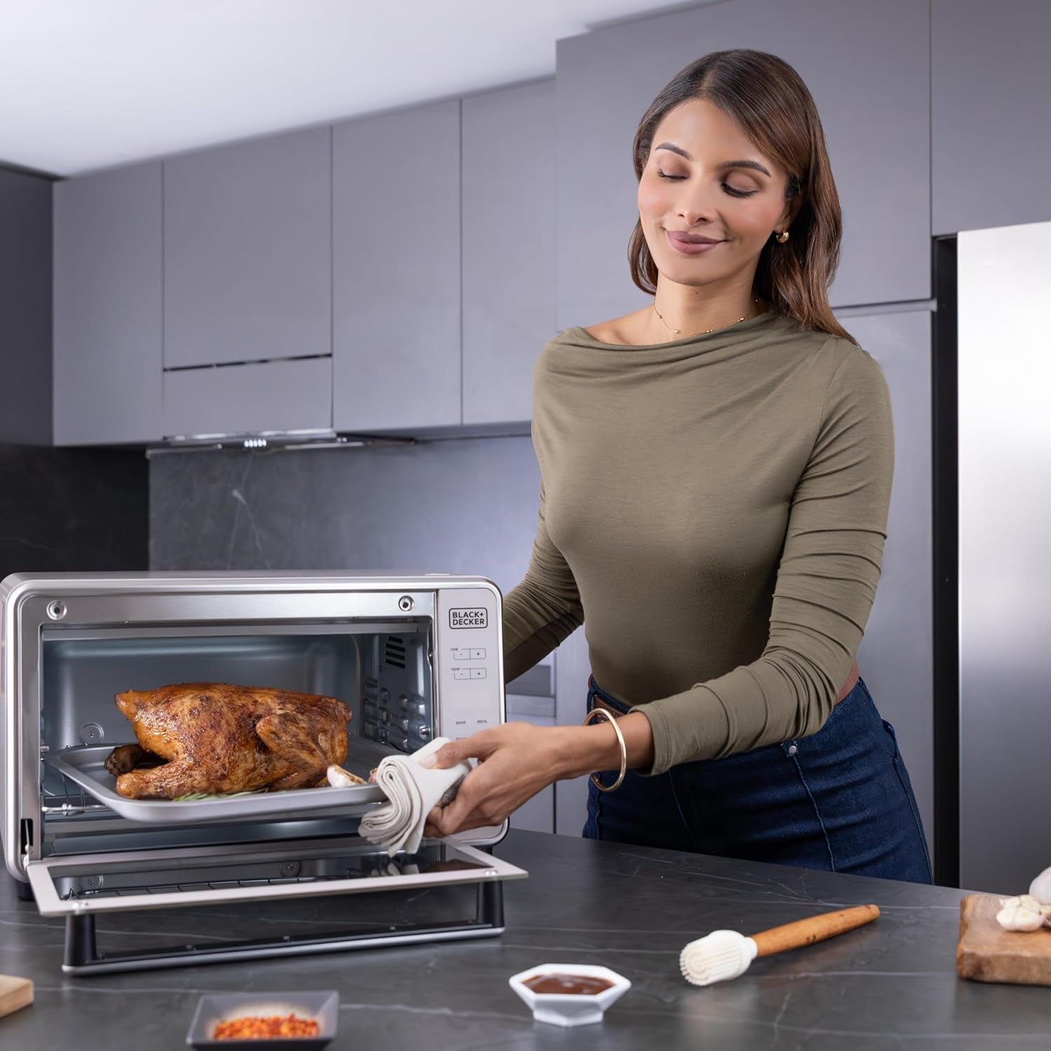 black-decker-crisp-n-bake-pro-6-slice-digital-air-fry-oven-10-cooking-functions-air-fry-fits-12-inch-pizza-digital-controls-and-ceramic-accessories-for-easy-cooking