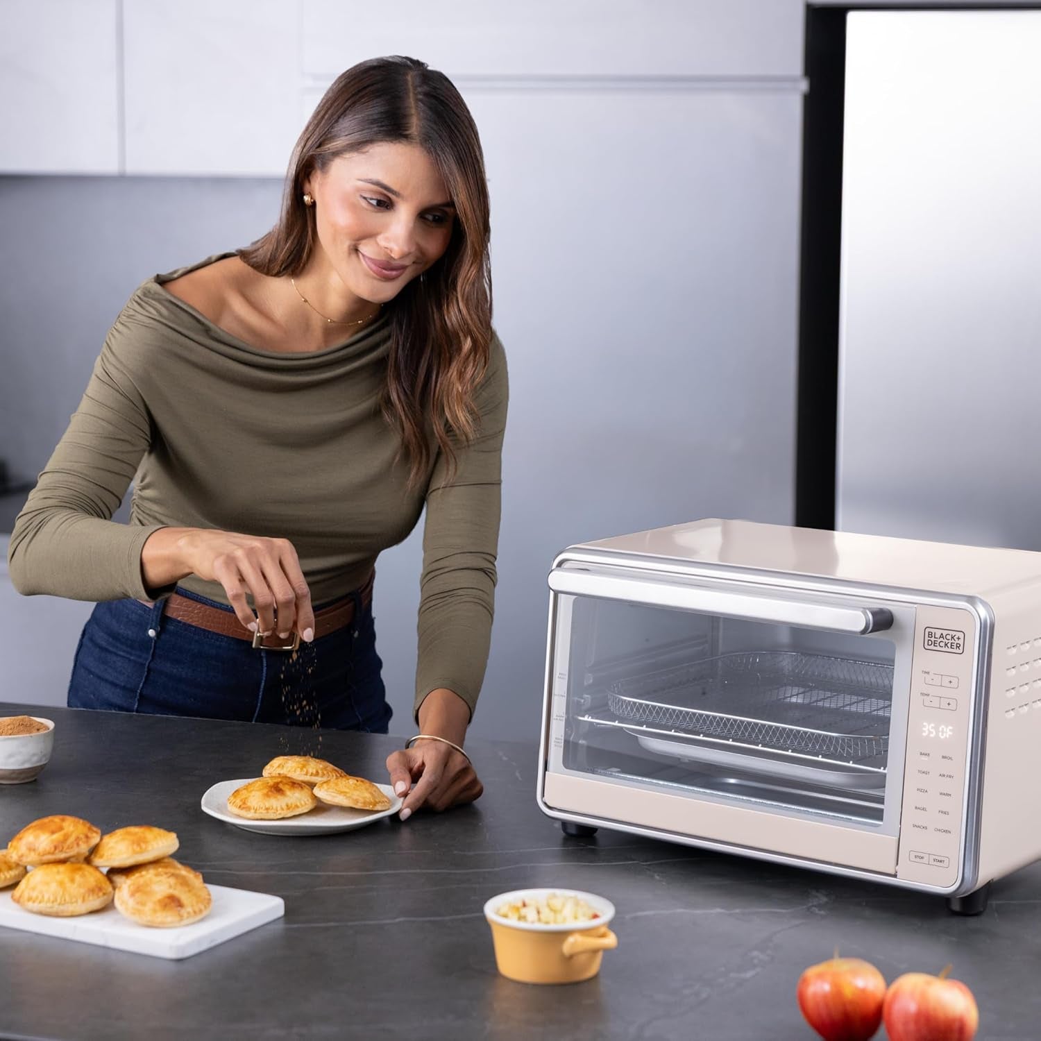 black-decker-crisp-n-bake-pro-6-slice-digital-air-fry-oven-10-cooking-functions-air-fry-fits-12-inch-pizza-digital-controls-and-ceramic-accessories-for-easy-cooking