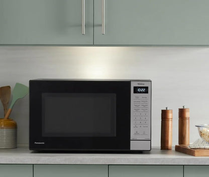 Panasonic 1.2 Cu. Ft. Inverter Microwave 1250W - NN-SN68QB2