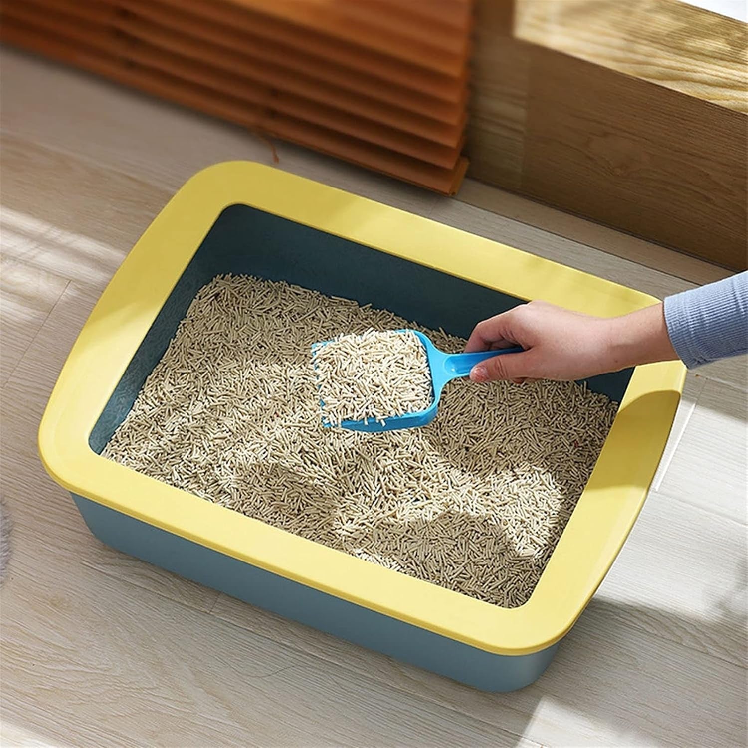 dog-potty-training-toilet-cat-litter-tray-semi-enclosed-box-splashproof-large-kitten-poop-open-sand-table-toilet-kitty-supplies-are-available-in-four-colorsa