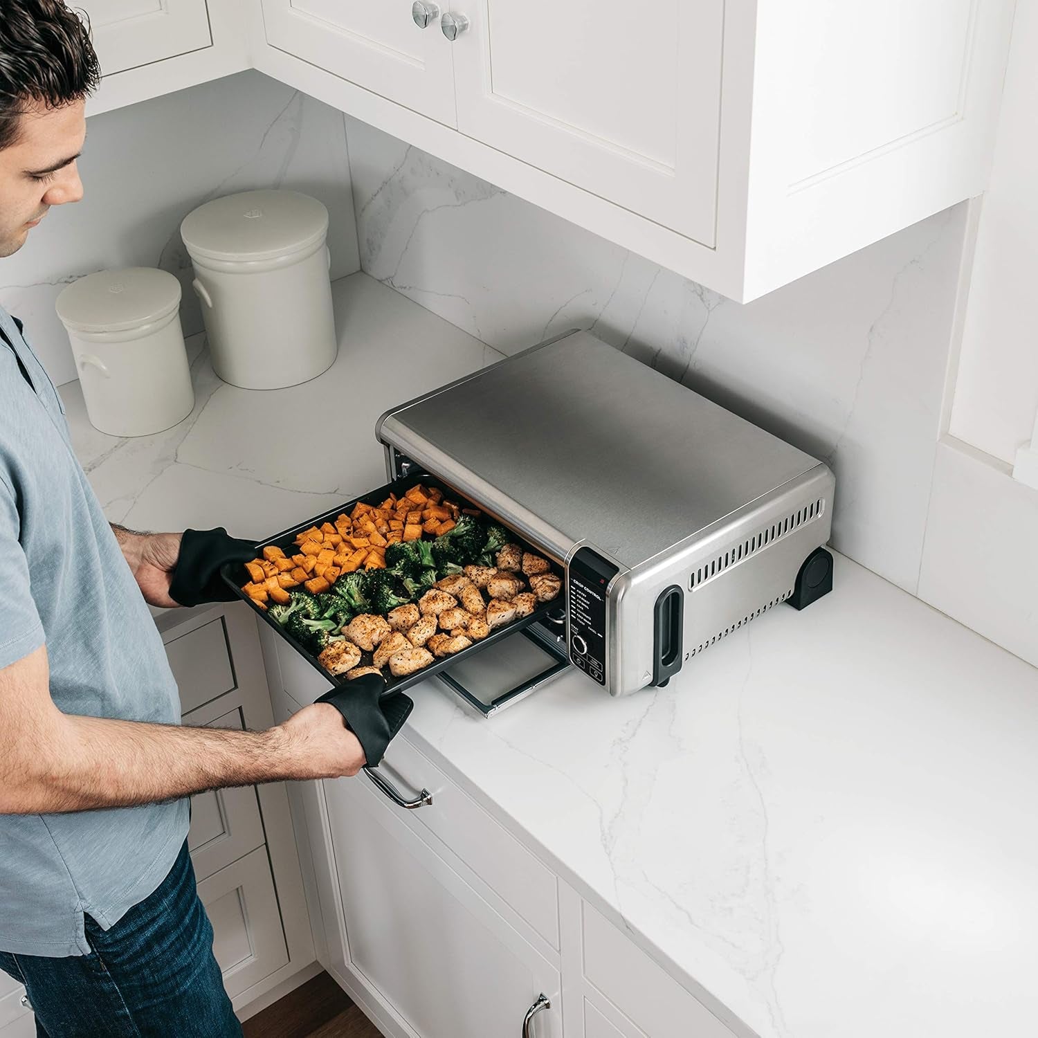 ninja-digital-air-fry-countertop-oven-8-in-1-xl-silver-sp101-air-fry-air-roast-broil-bake-toast-bagel-dehydrate-keep-warm-1800w-flip-up-away