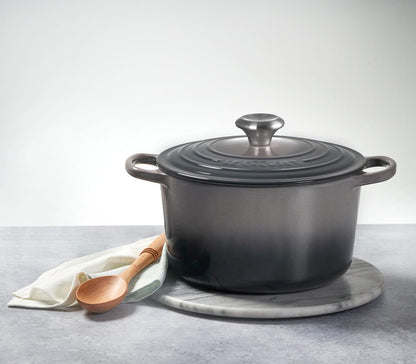 Le Creuset Enameled Cast Iron Signature Deep round Oven, 6.5 Qt., Sea Salt7